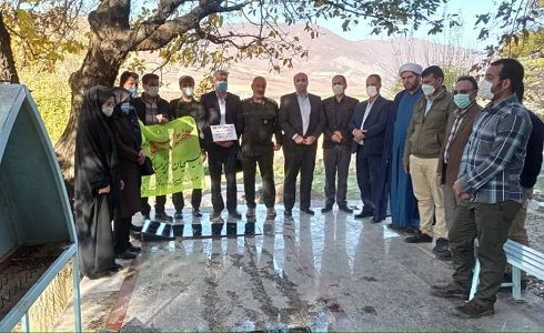 گلزار شهدای شهر صادق‌آباد غبارروبی و عطرافشانی شد